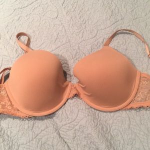 Gap Body t-shirt bra